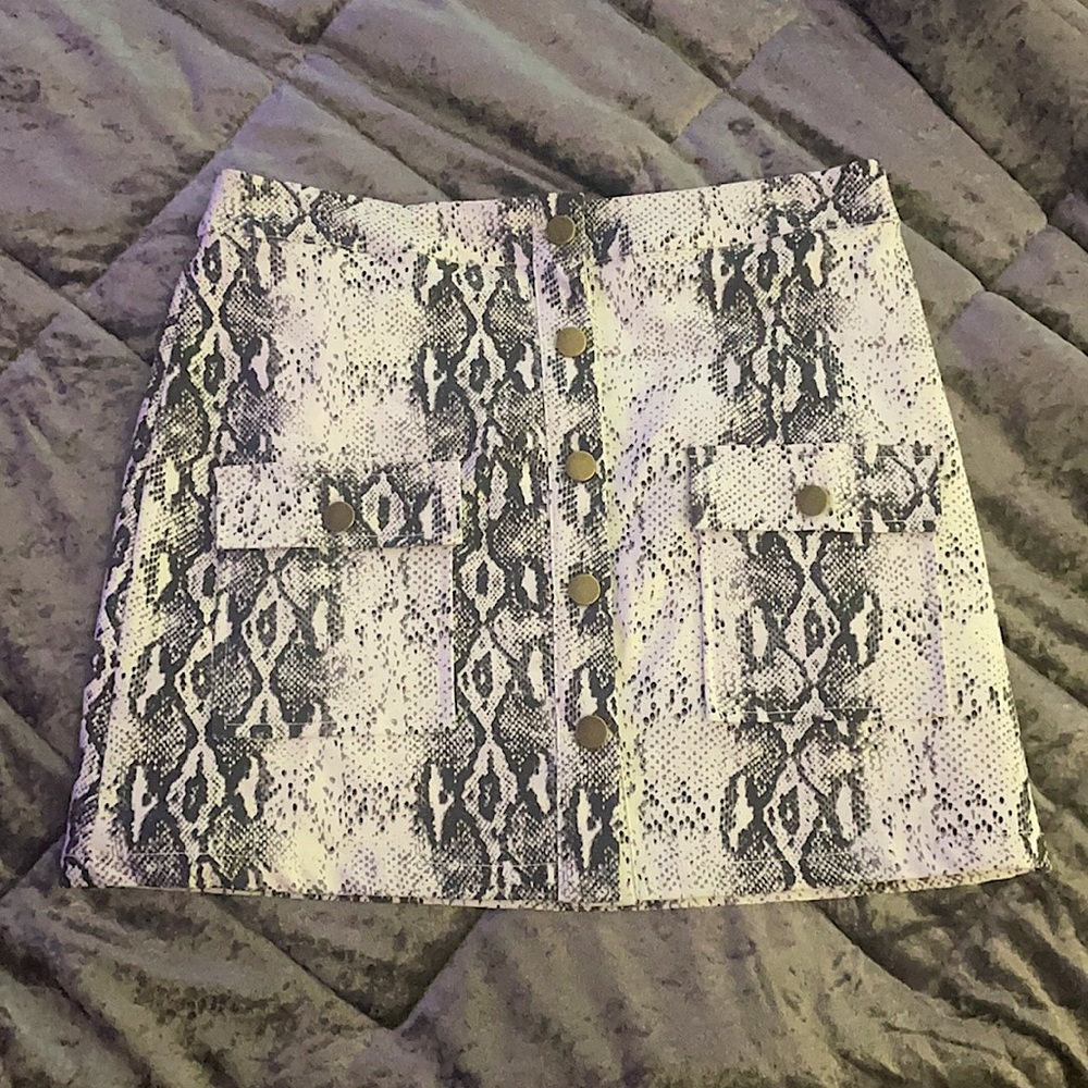fashion nova snakeskin skirt